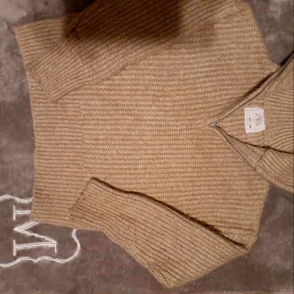 Sweater - Picture 2 of 2